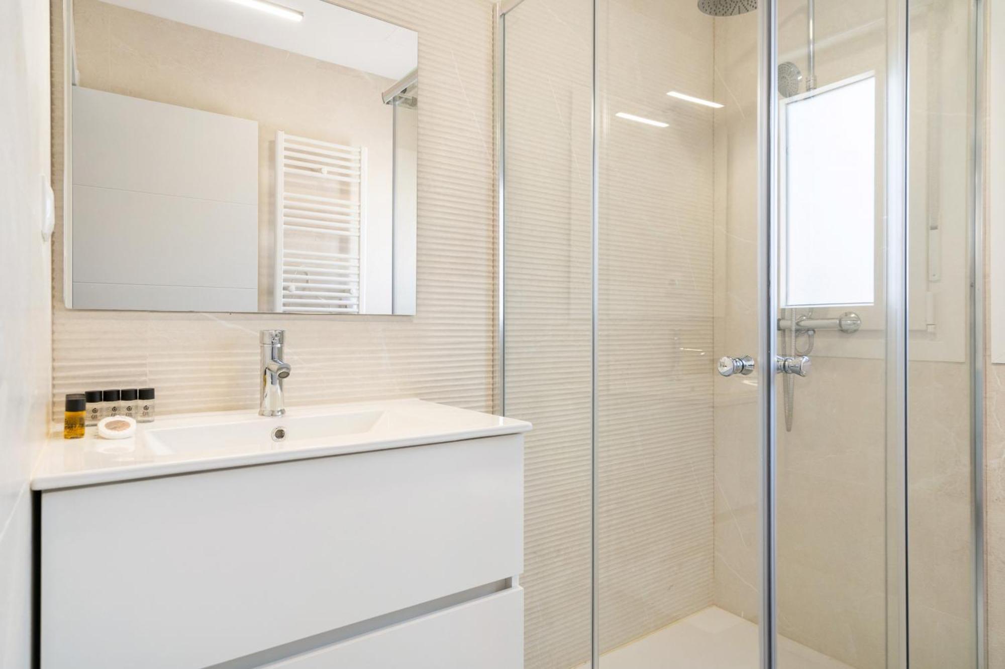 Apartamentos En La Avda De La Albufera Alquiler Temporal Madrid Luaran gambar